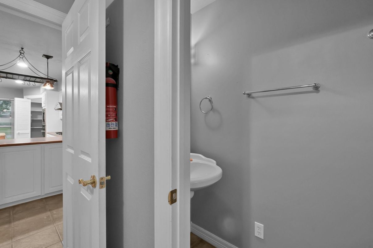 Bathroom, Interior, Pendant Lights