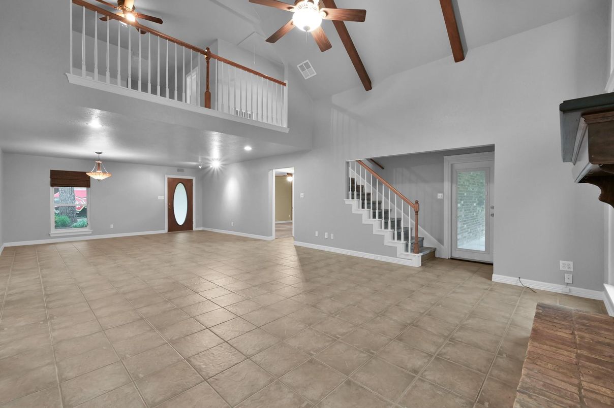 Interior, Pendant Lights, Recessed Lighting, Wooden Beams