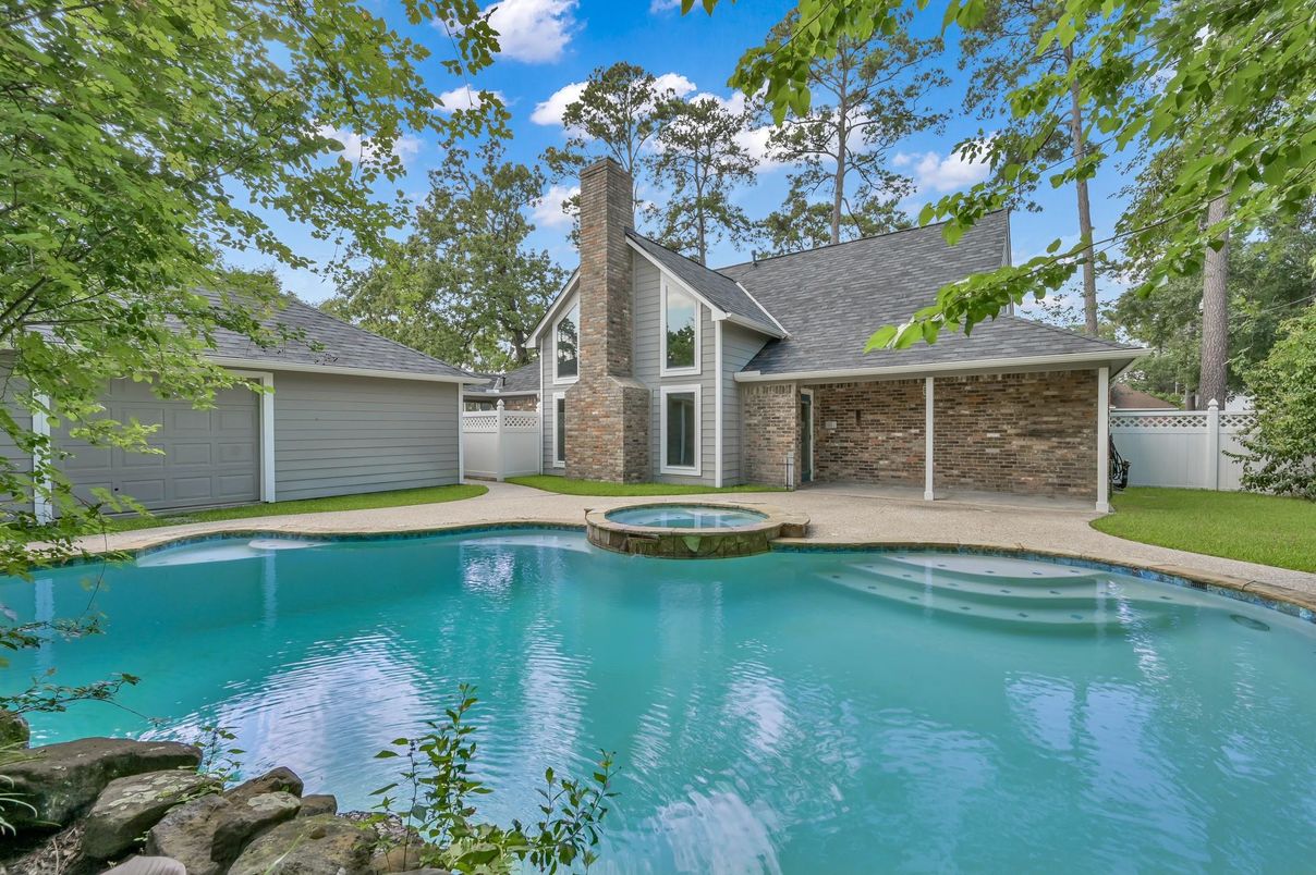 Exterior, Pool