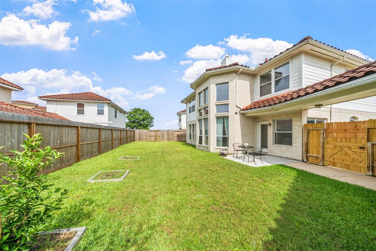 Backyard, Exterior