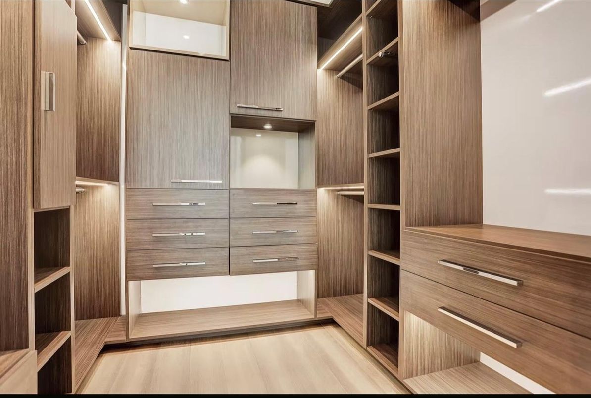 Interior, Recessed Lighting, Walk-in Closets, Wood Texture Flooring