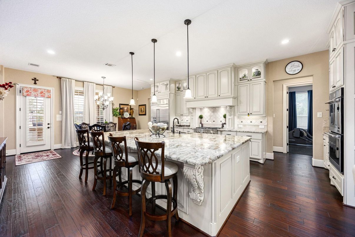Chandelier, Dining room, Interior, Kitchen, Pendant Lights, Recessed Lighting, Wood Texture Flooring