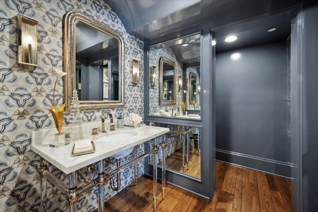 Bathroom, Interior, Recessed Lighting, Wood Texture Flooring