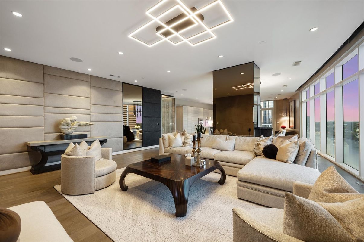 Interior, Living room, Recessed Lighting, Wood Texture Flooring