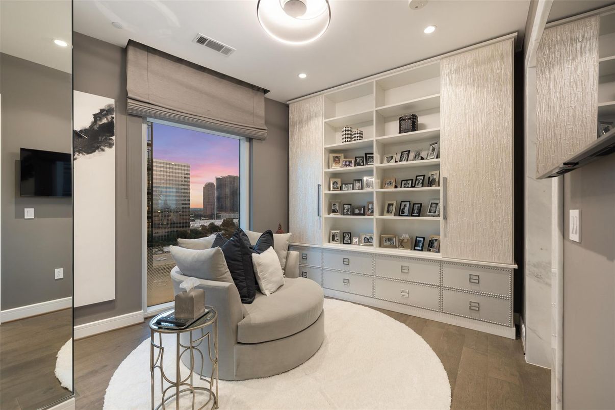 Interior, Recessed Lighting, Wood Texture Flooring