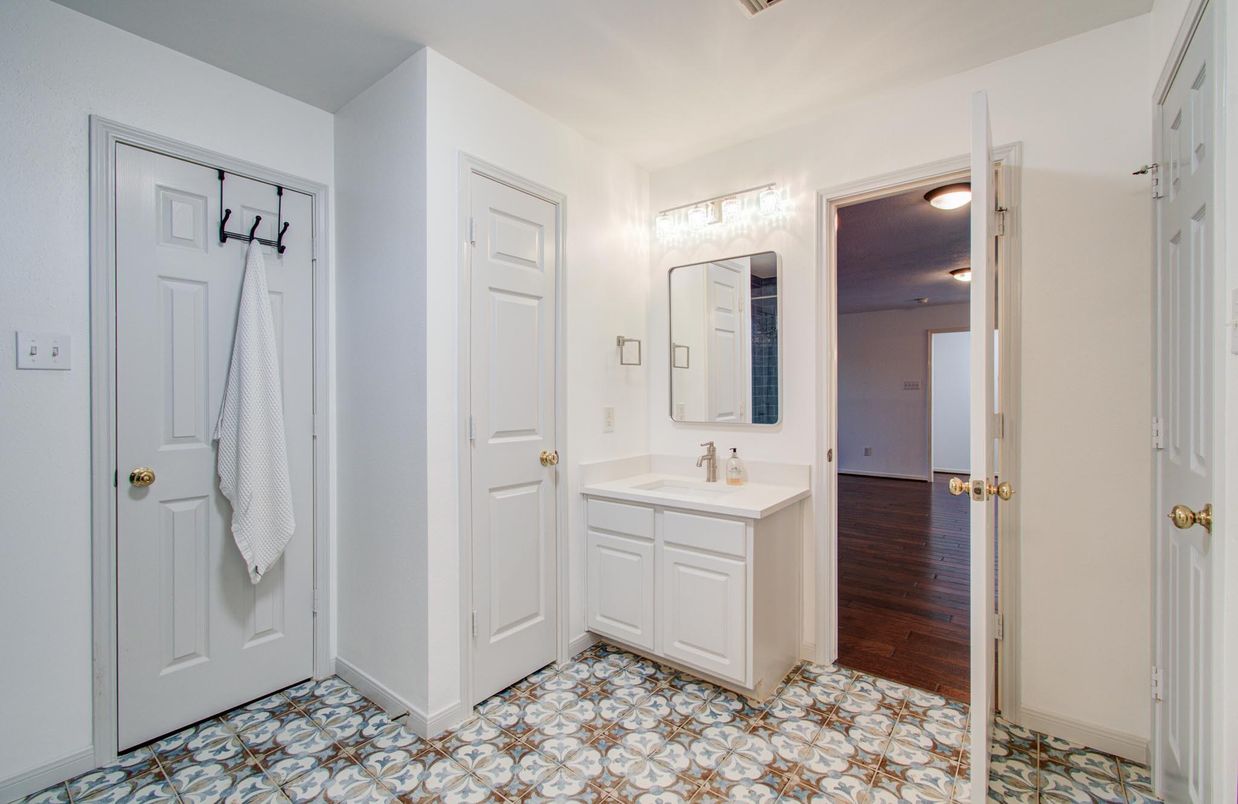 Bathroom, Interior, Wood Texture Flooring