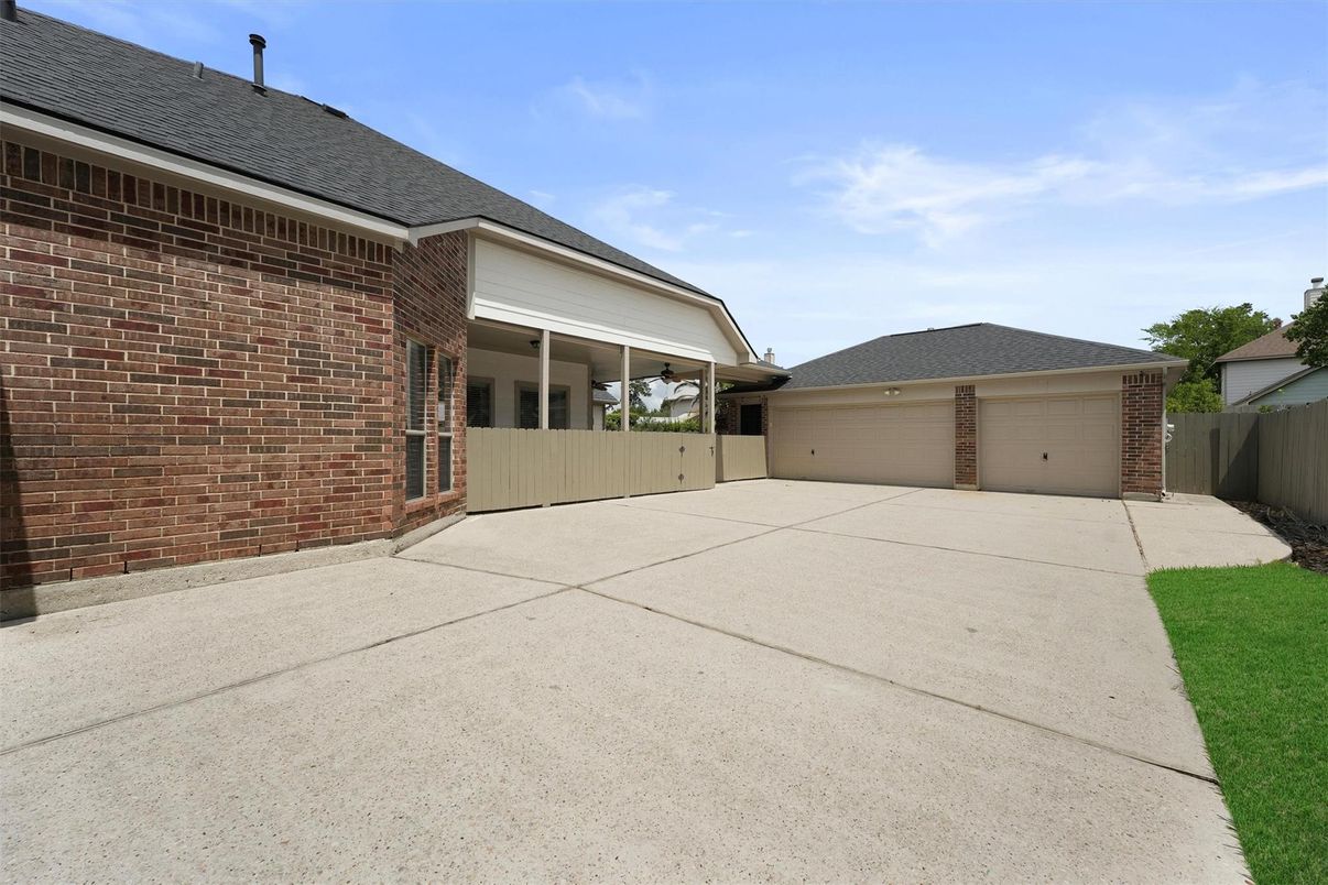 Detached Garage, Exterior