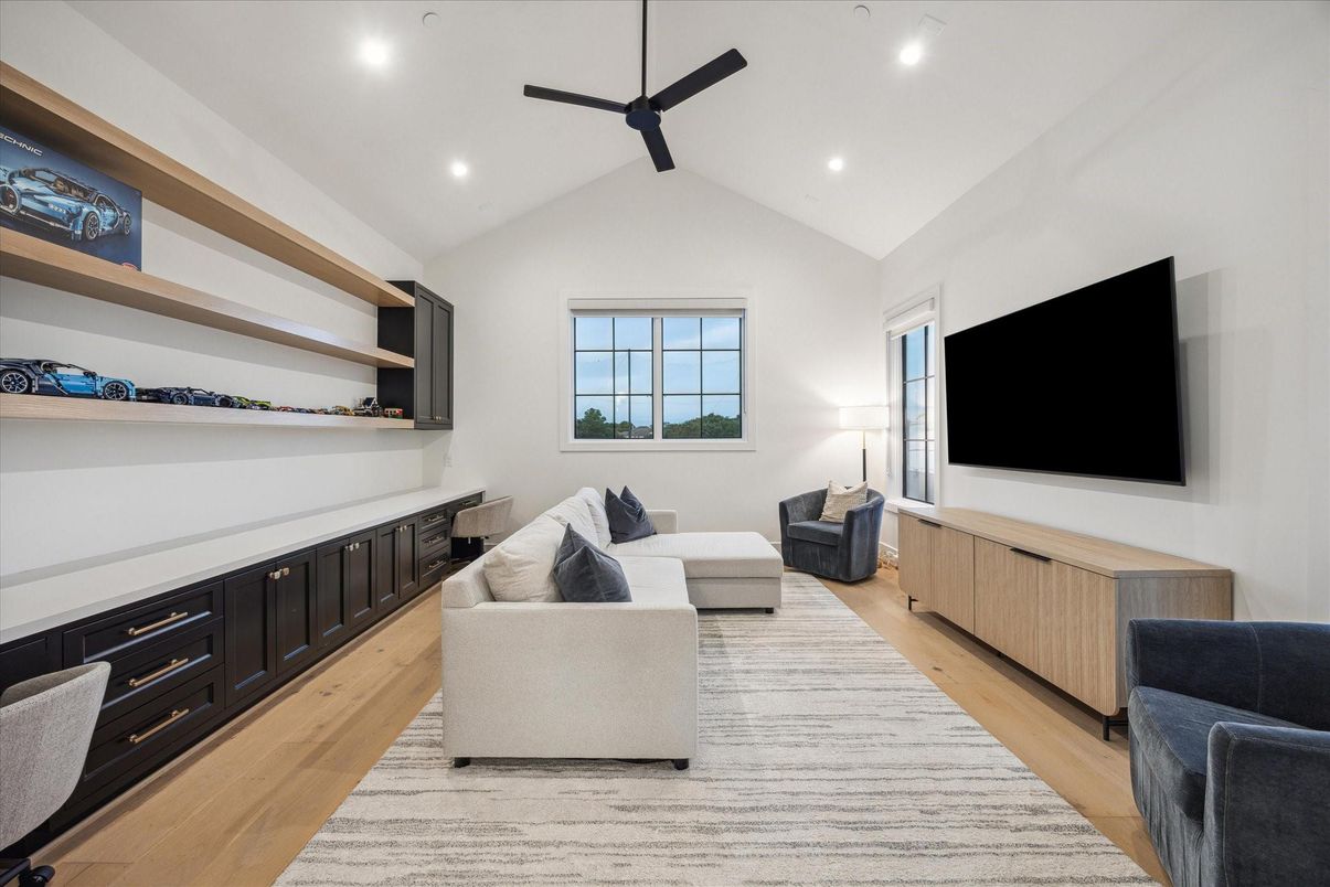 Interior, Living room, Recessed Lighting, Wood Texture Flooring