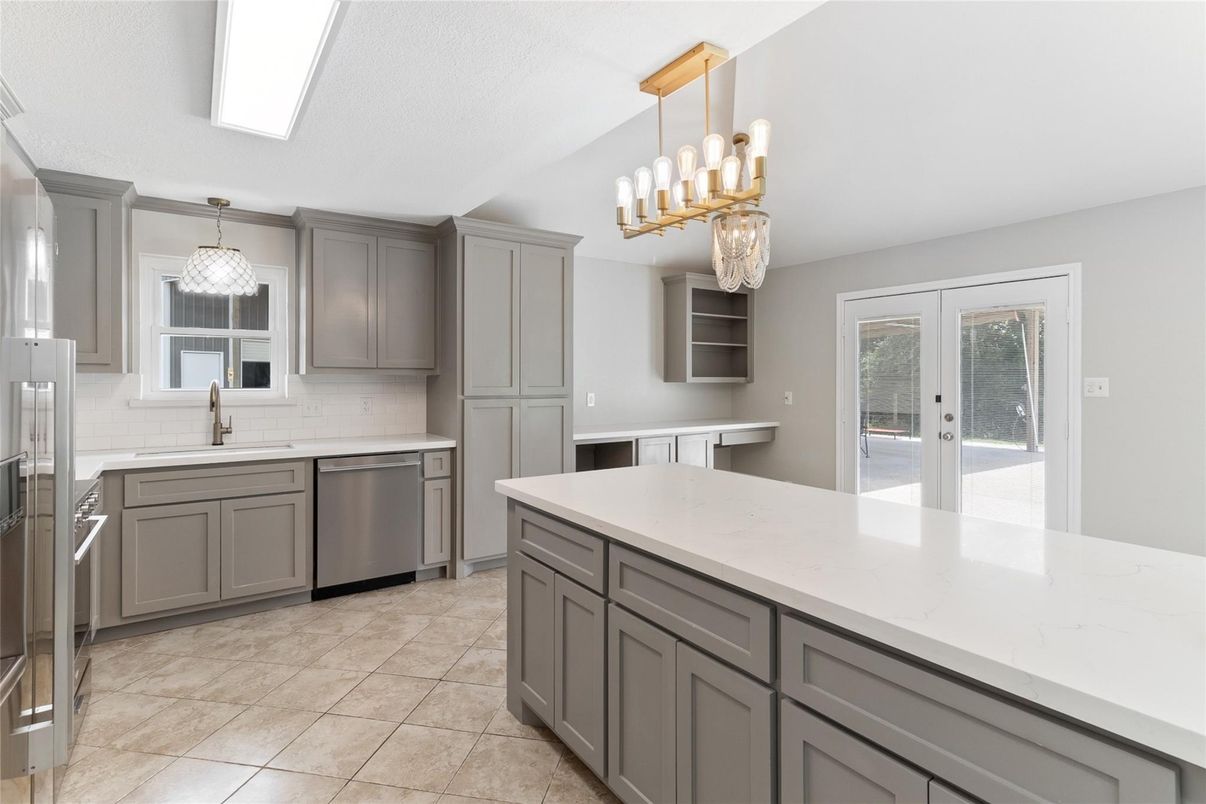 Interior, Kitchen, Pendant Lights, Stainless Steel Appliances