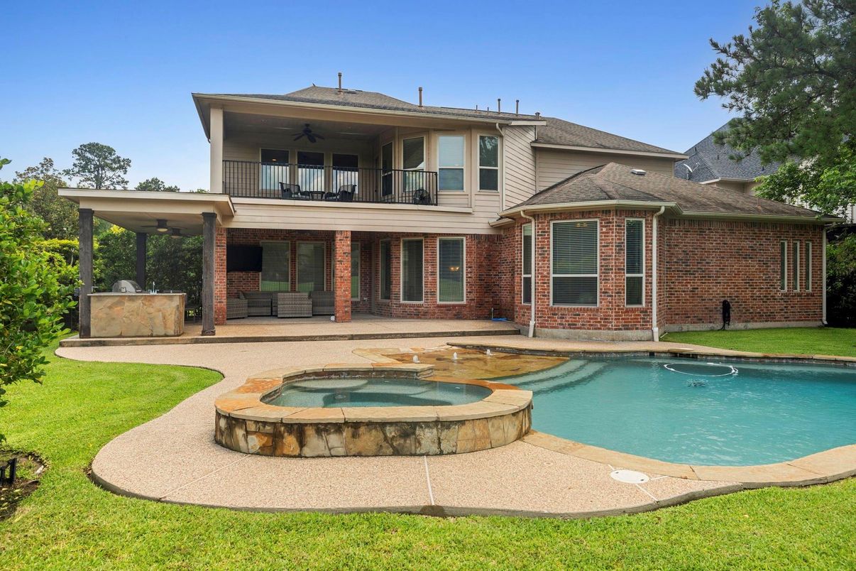 Exterior, Pool