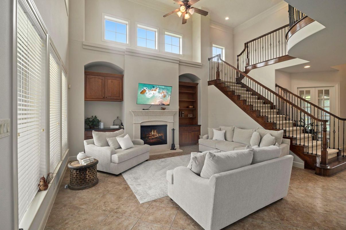 Fireplace, Interior, Living room, Recessed Lighting