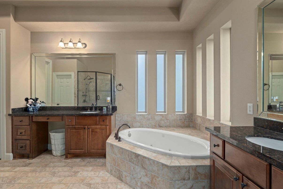 Bathroom, Dual Sink Vanities, Interior