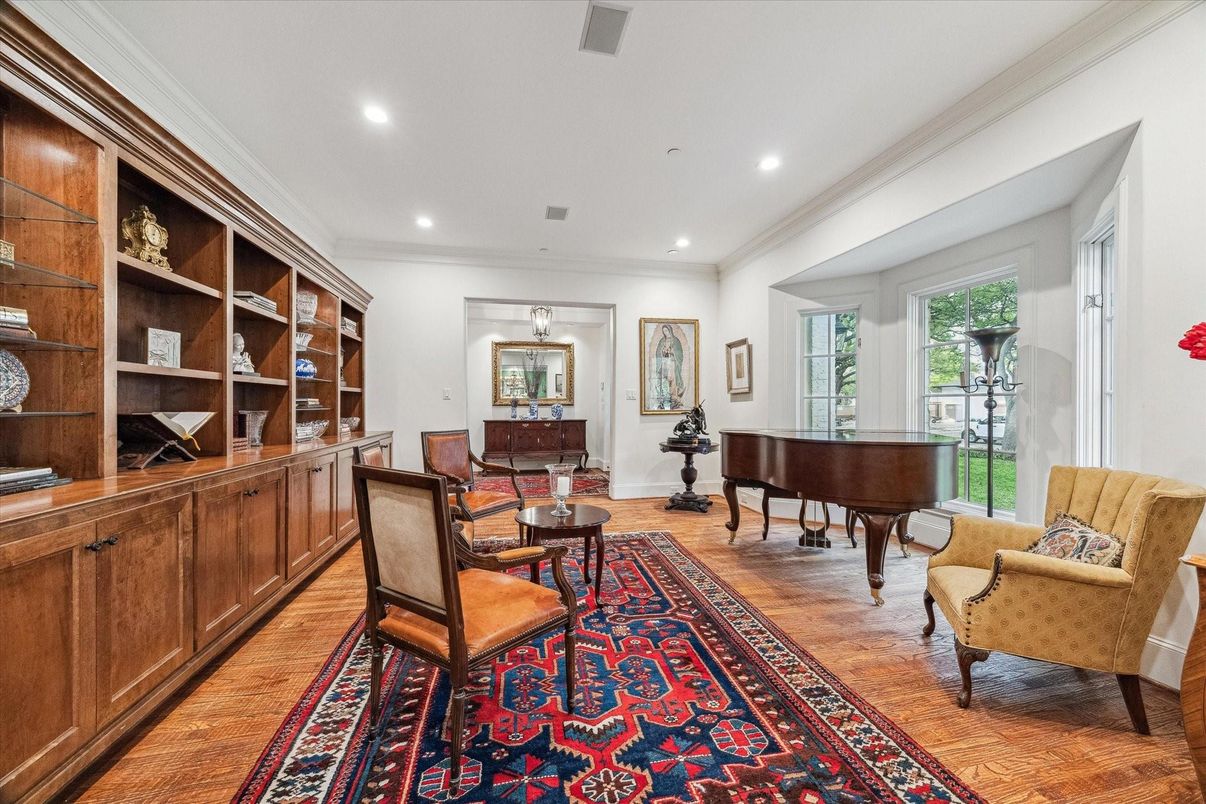 Interior, Piano, Recessed Lighting, Wood Texture Flooring