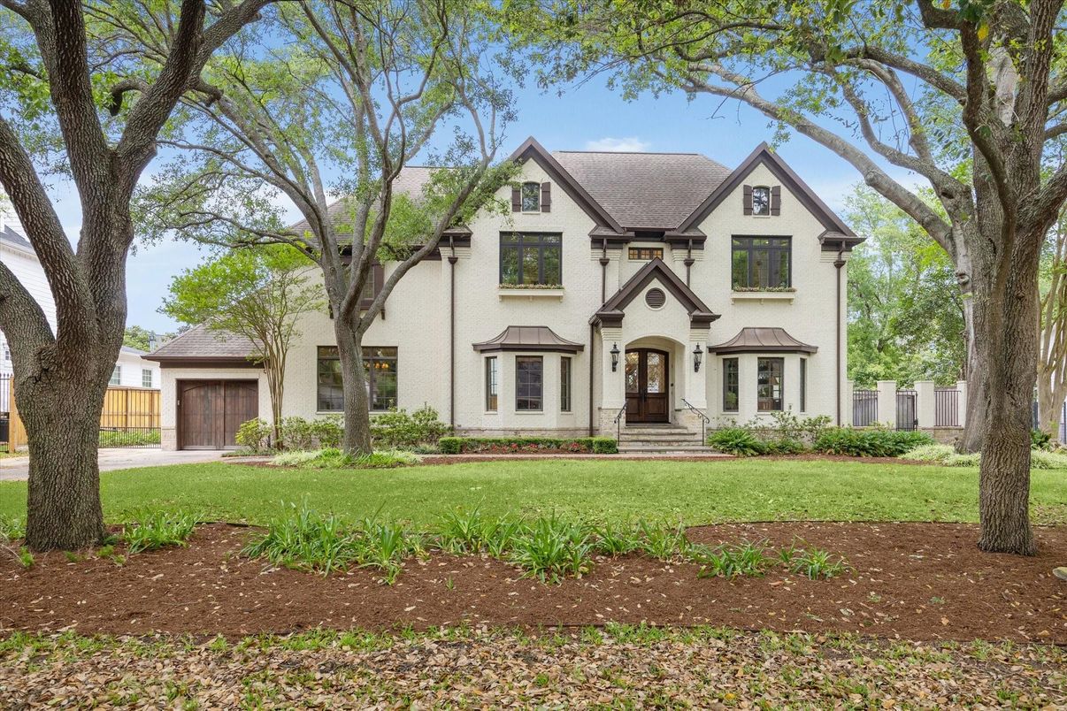 Attached, Backyard, Exterior, Facade, French Provincial