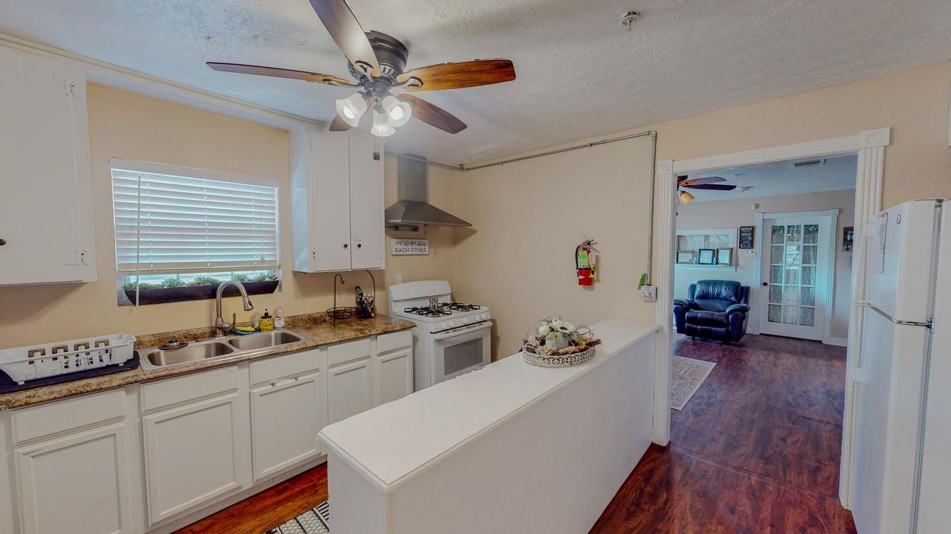 Interior, Kitchen, Wood Texture Flooring