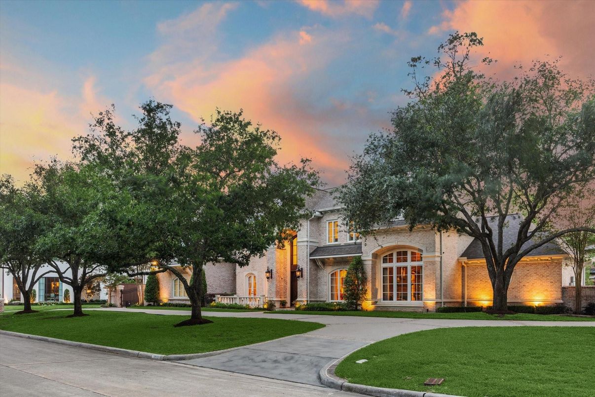 Backyard, Exterior, Facade, French Provincial