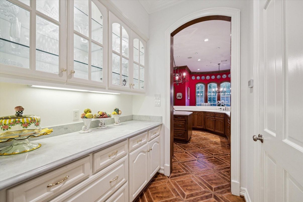 Interior, Pendant Lights, Recessed Lighting, Wood Texture Flooring