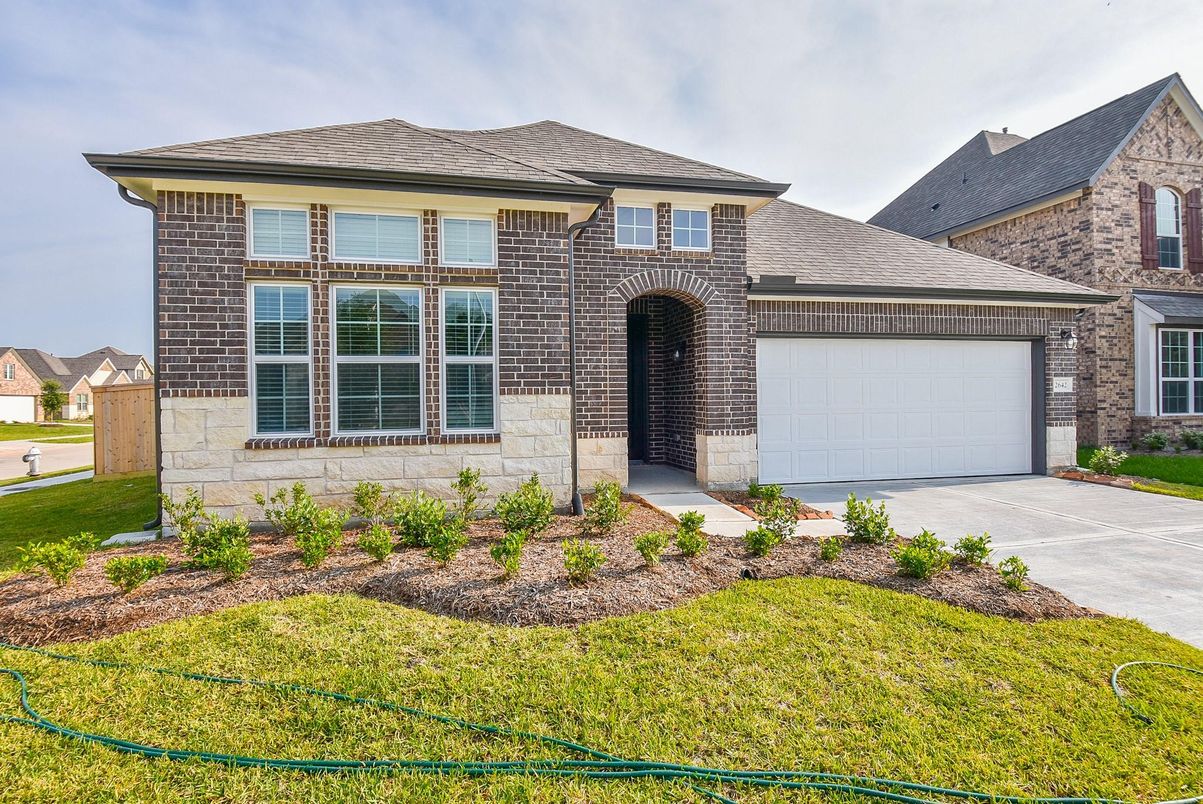 Attached, Exterior, Facade, Brick Facade, Brick Traditional