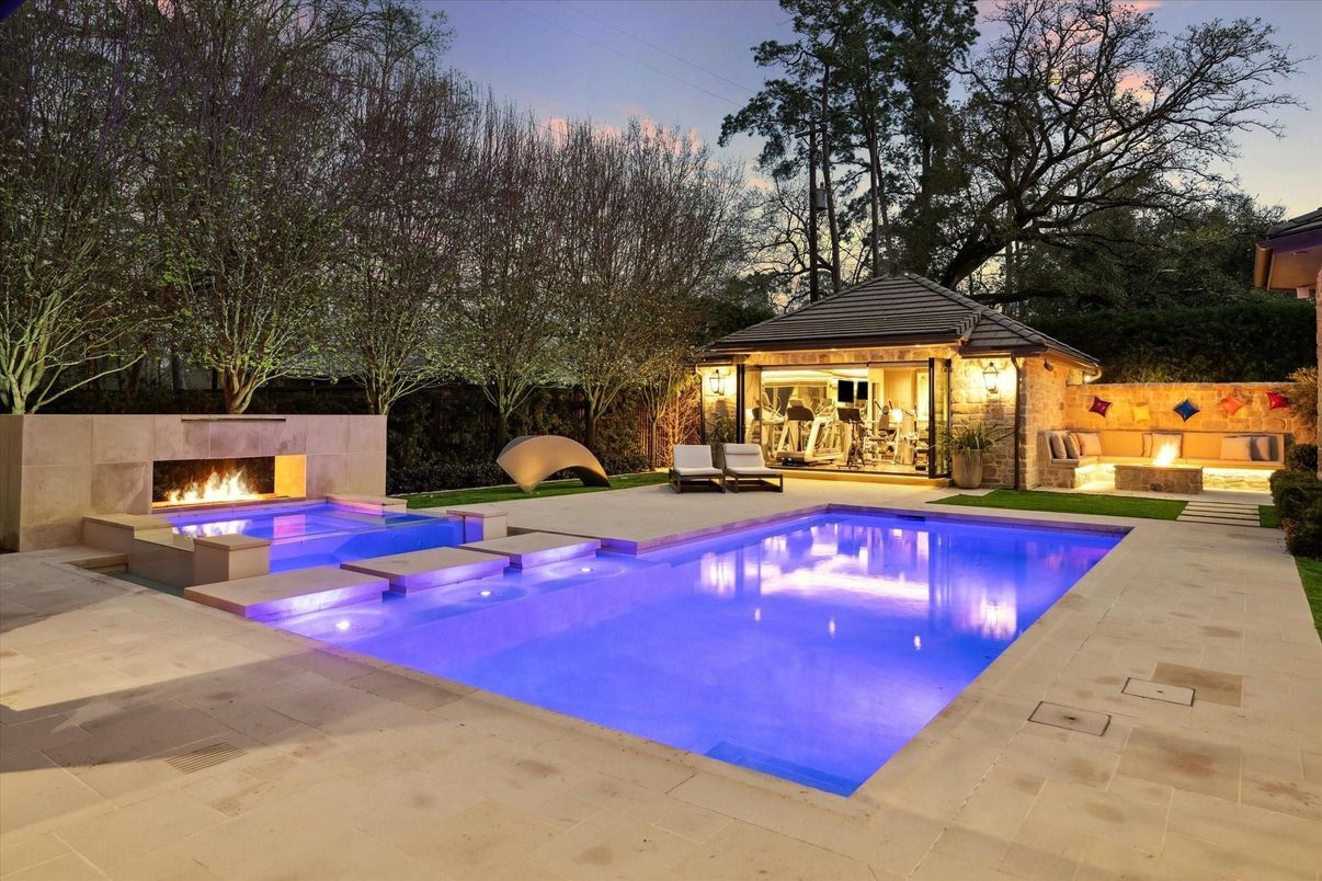Exterior, Fireplace, Pool