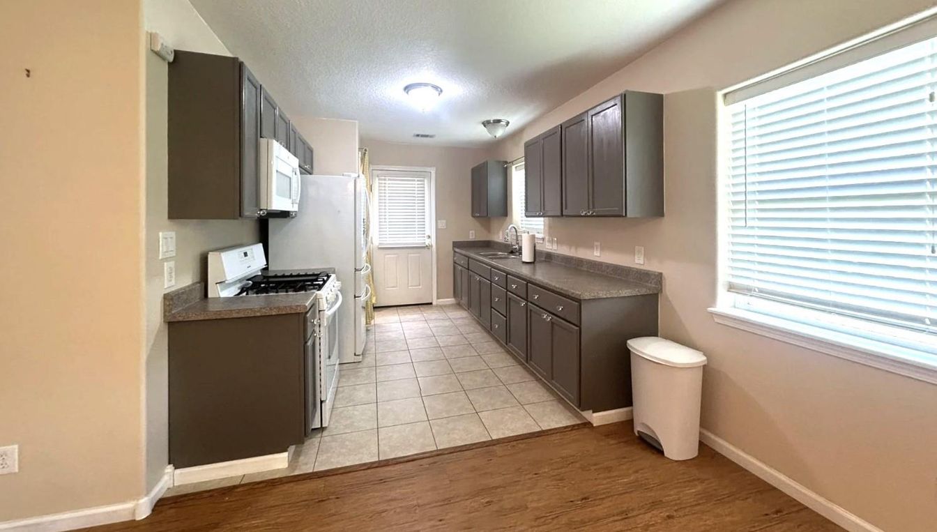 Interior, Kitchen, Wood Texture Flooring