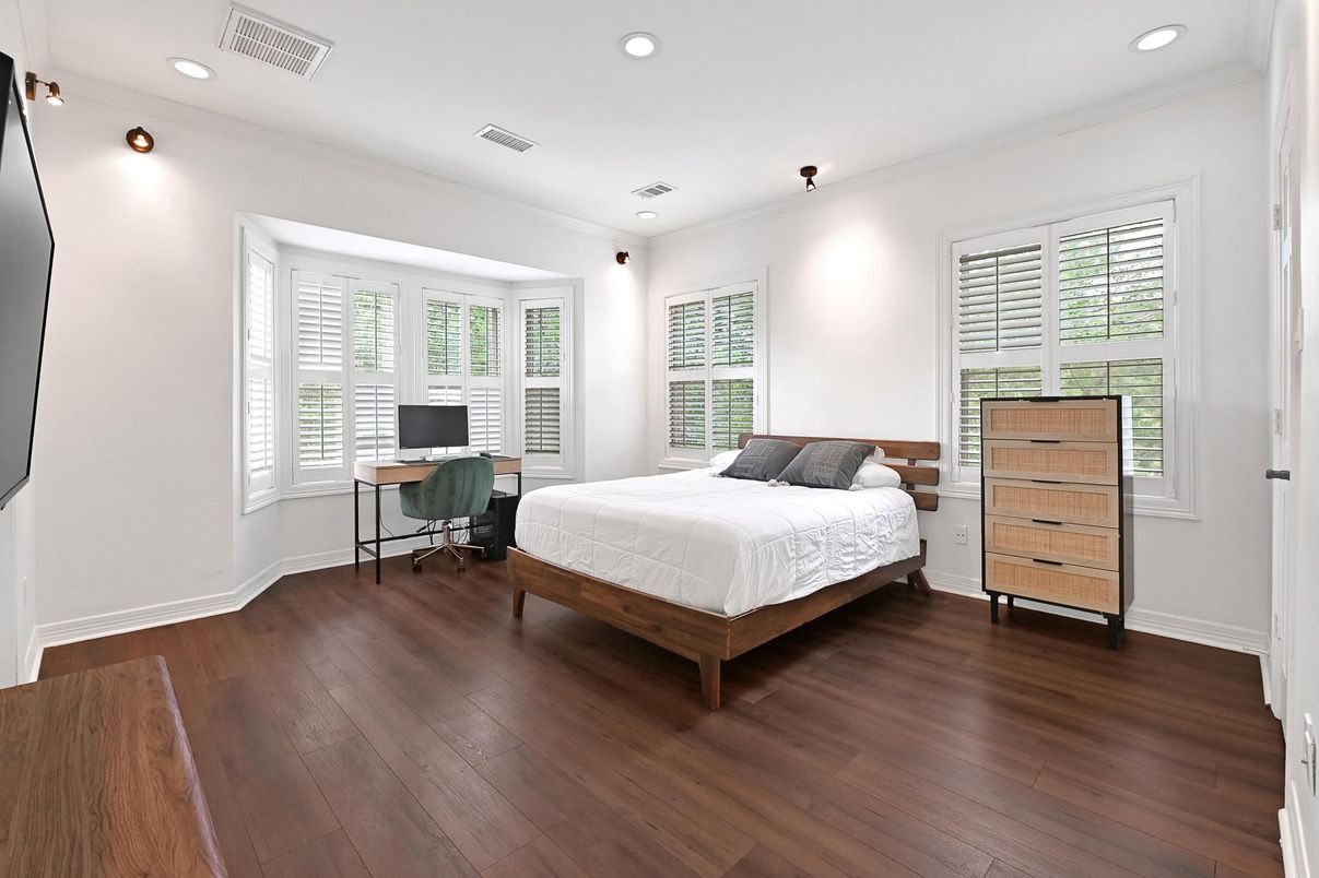 Bedroom, Home Office, Interior, Recessed Lighting, Wood Texture Flooring