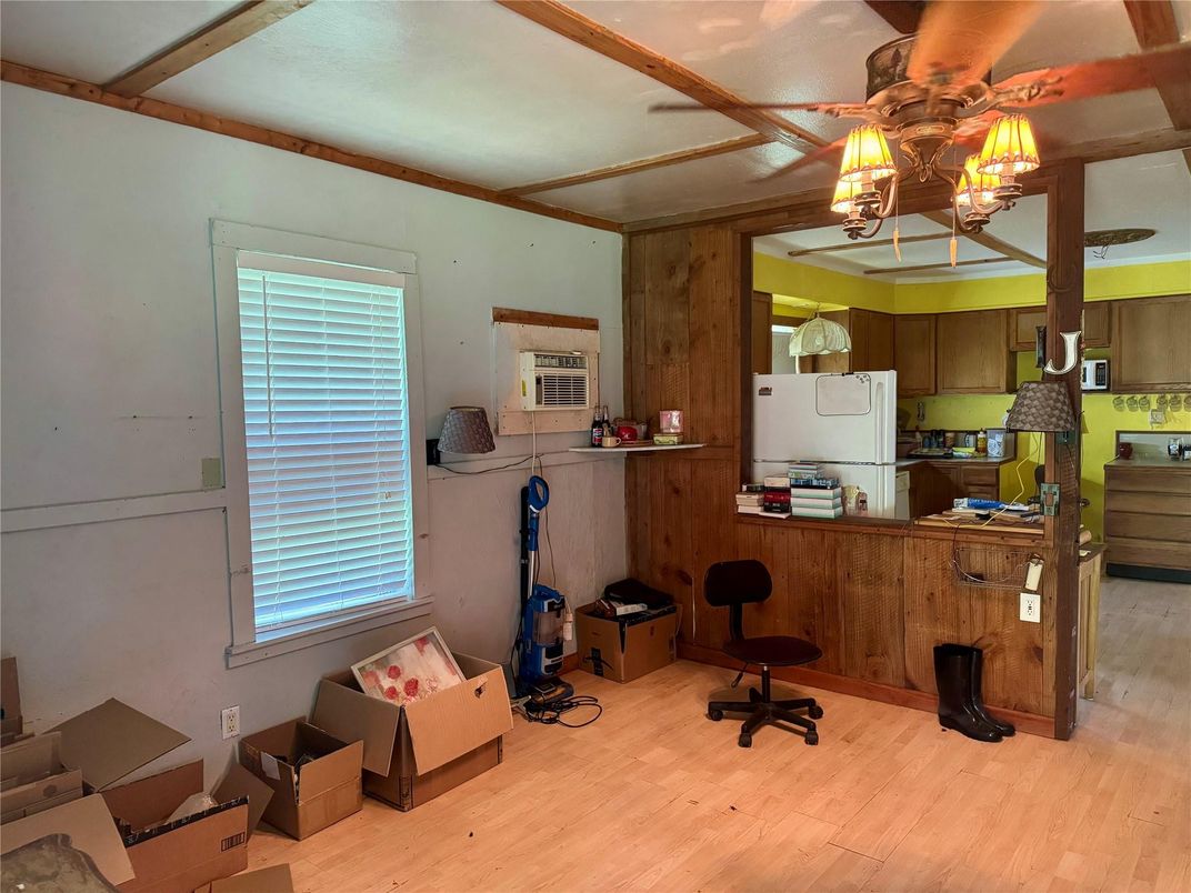 Chandelier, Interior, Kitchen, Wood Texture Flooring