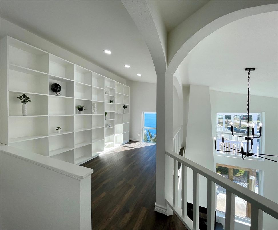 Interior, Pendant Lights, Recessed Lighting, Water, Wood Texture Flooring