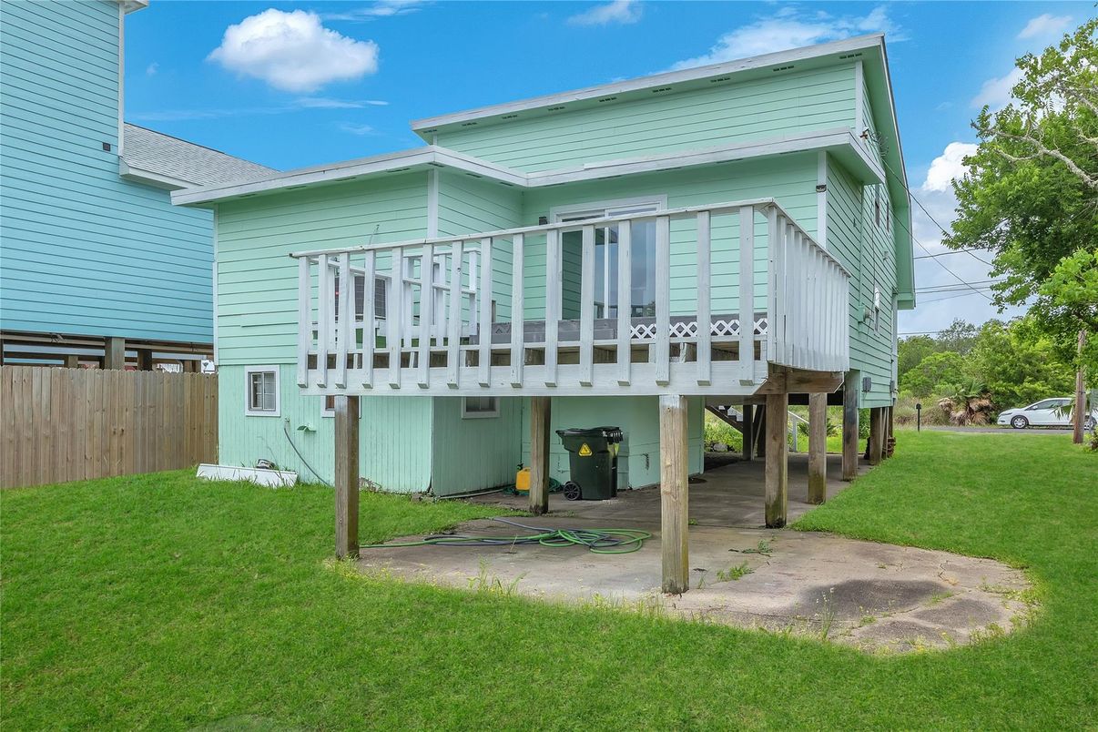 Backyard, Exterior