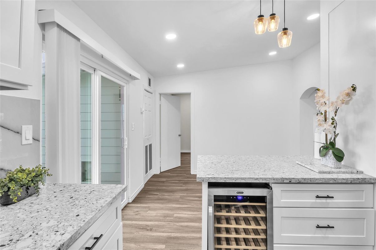 Interior, Kitchen, Pendant Lights, Recessed Lighting, Wood Texture Flooring