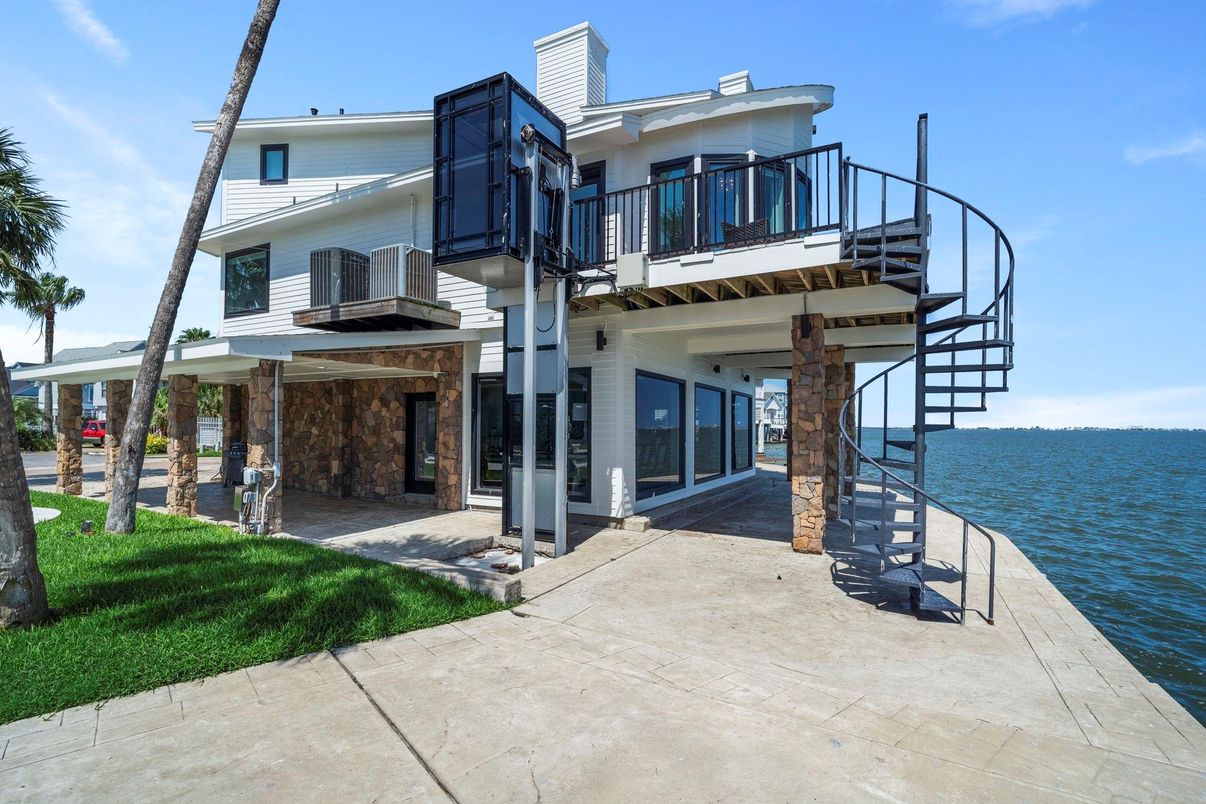 Exterior, Water