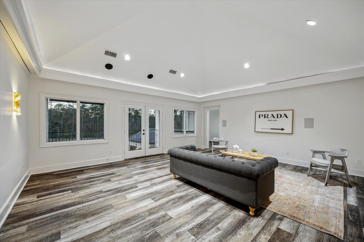 Interior, Living room, Recessed Lighting, Wood Texture Flooring