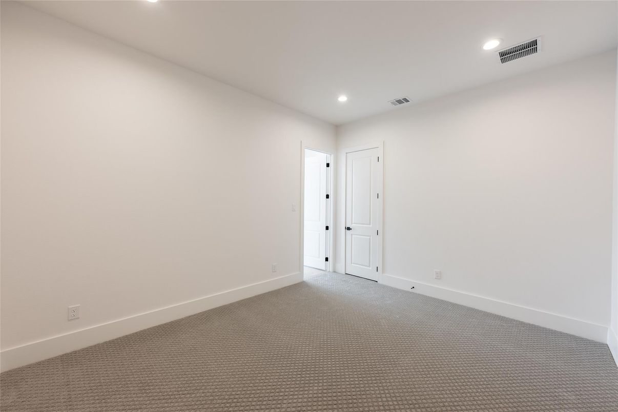 Empty room, Interior, Recessed Lighting