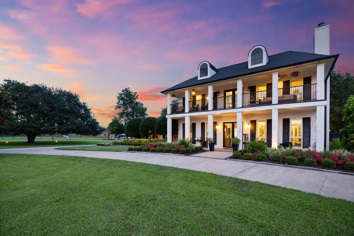 Backyard, Exterior, Facade, French Provincial