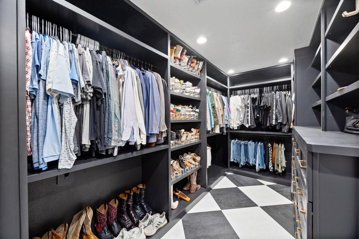 Interior, Recessed Lighting, Walk-in Closets