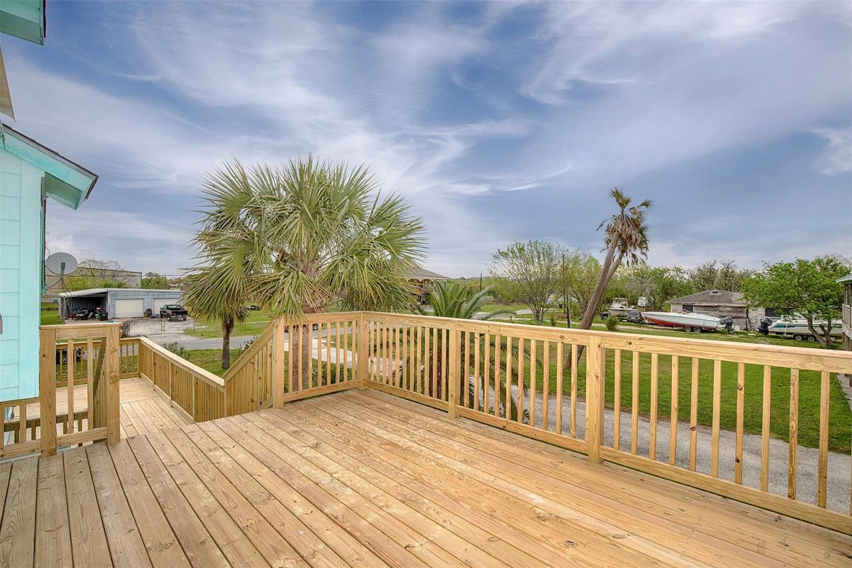 Exterior, Wood Texture Flooring