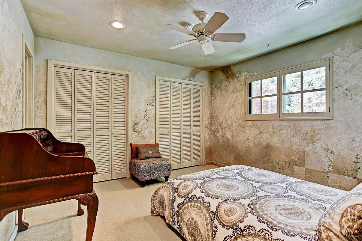 Bedroom, Interior, Piano, Recessed Lighting