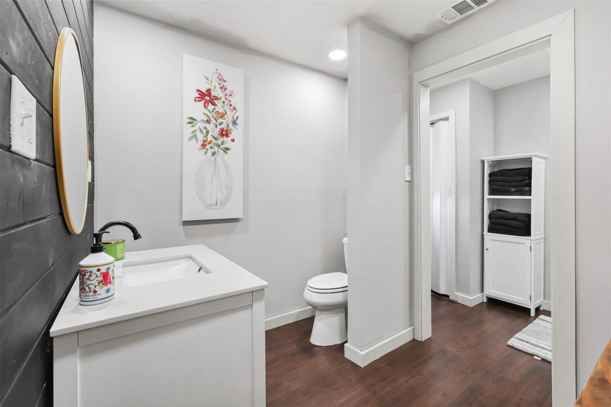 Bathroom, Interior, Recessed Lighting, Wood Texture Flooring