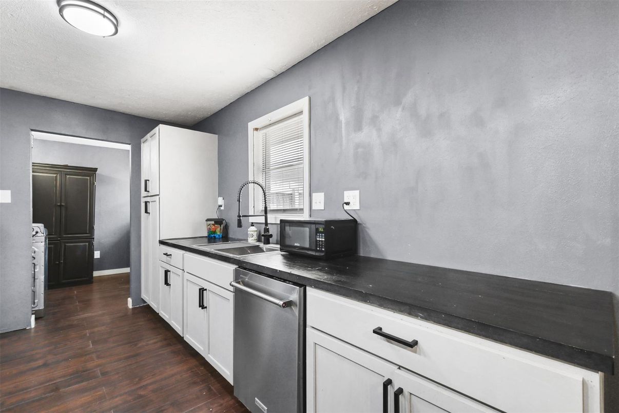 Interior, Kitchen, Stainless Steel Appliances, Wood Texture Flooring