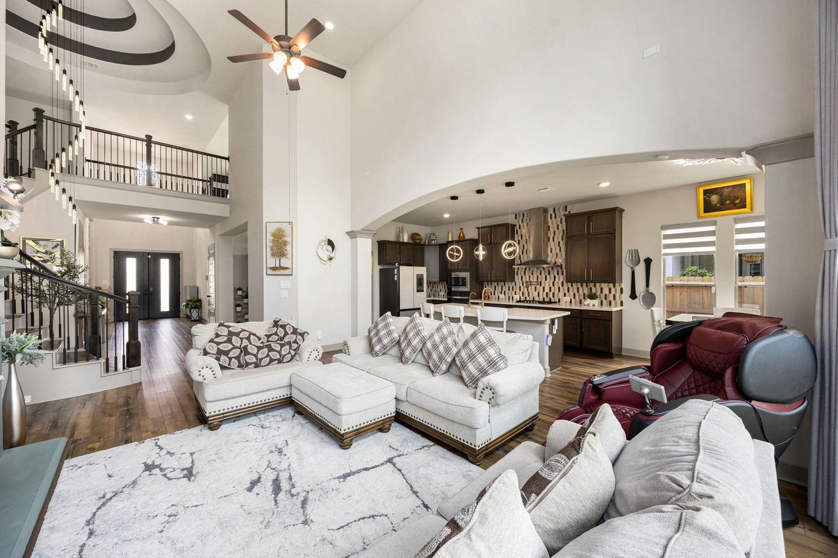 Interior, Kitchen, Living room, Pendant Lights, Recessed Lighting, Wood Texture Flooring