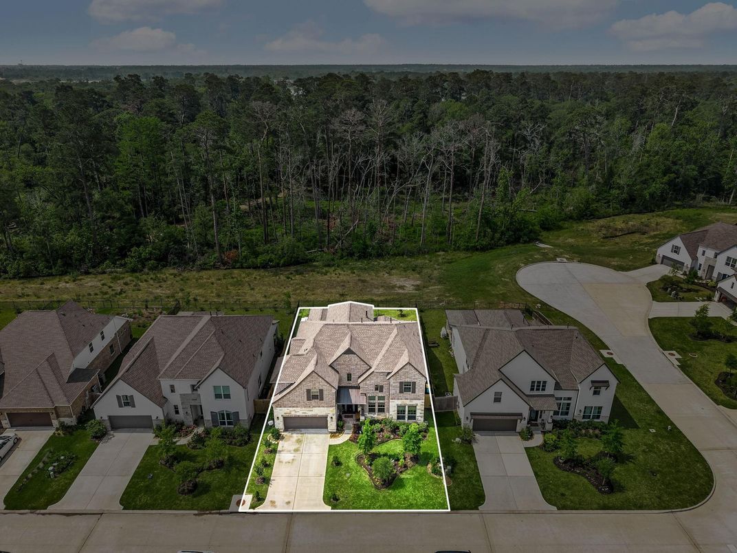 Exterior, Drone