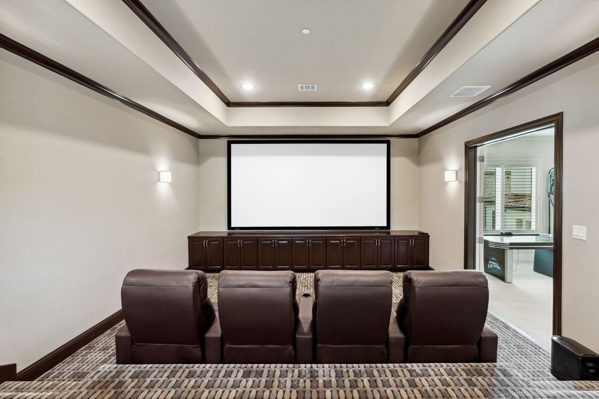 Interior, Projection Screen, Recessed Lighting, Theatre Room