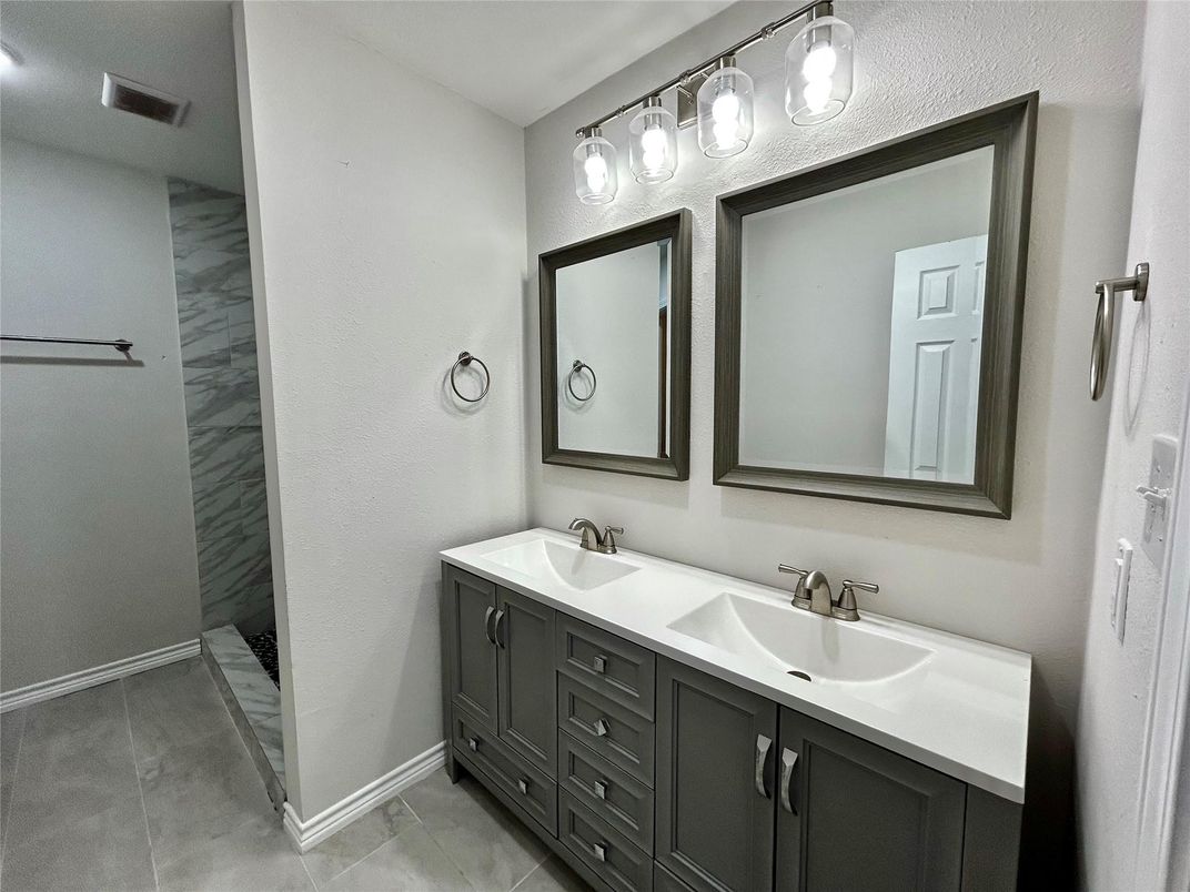 Bathroom, Dual Sink Vanities, Interior