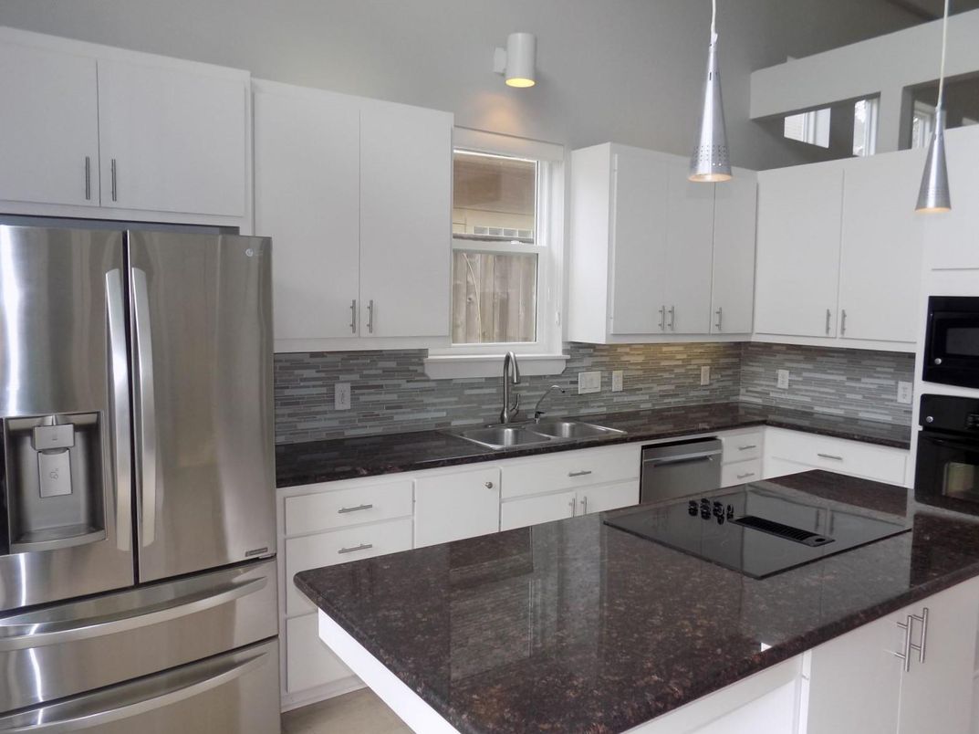 Interior, Kitchen, Pendant Lights, Stainless Steel Appliances