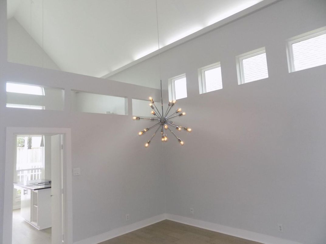 Empty room, Interior, Pendant Lights