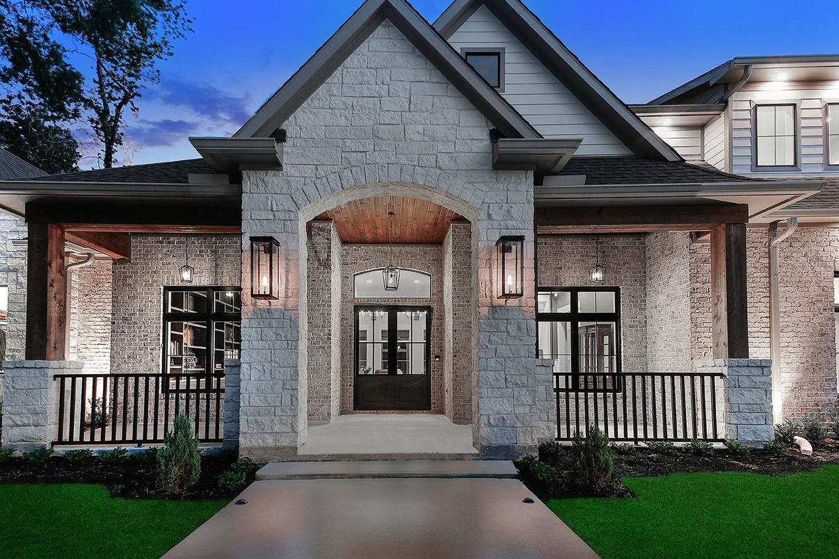 Exterior, Facade, Brick Facade, Brick Traditional
