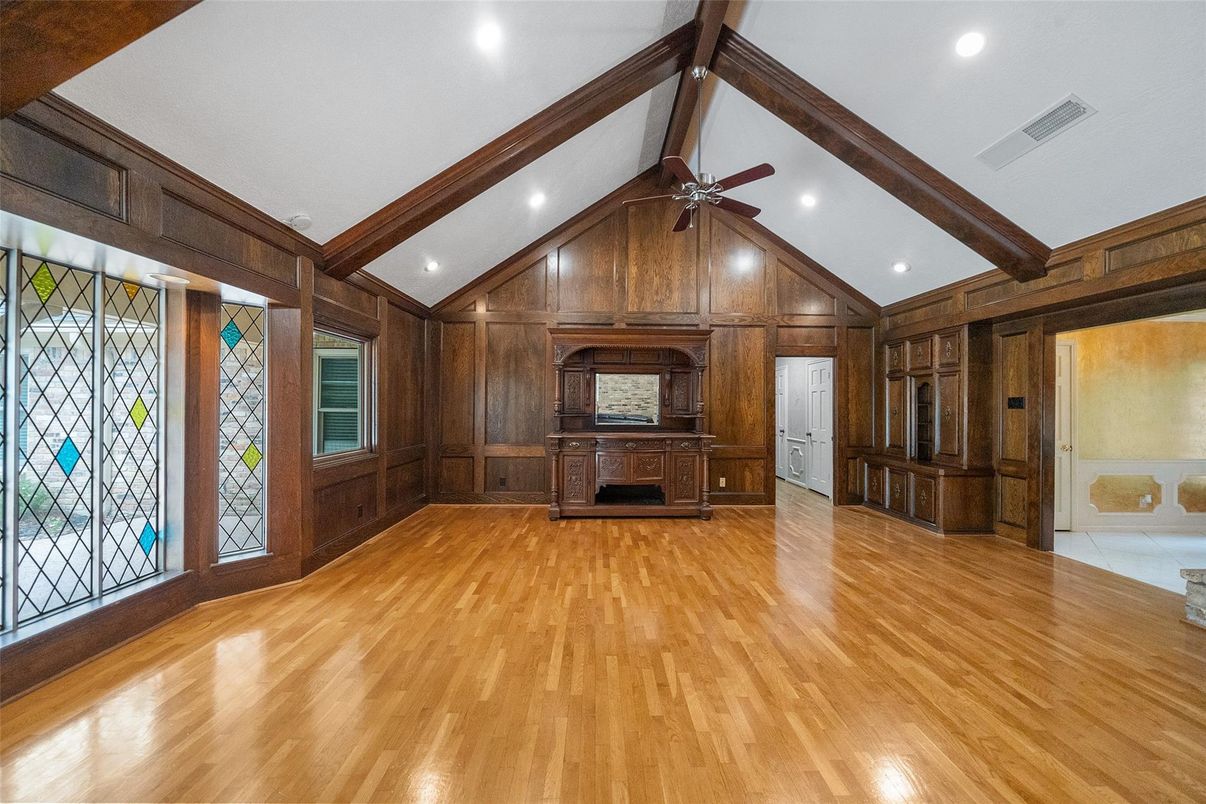 Empty room, Interior, Recessed Lighting, Wooden Beams, Wood Texture Flooring, Wooden Walls