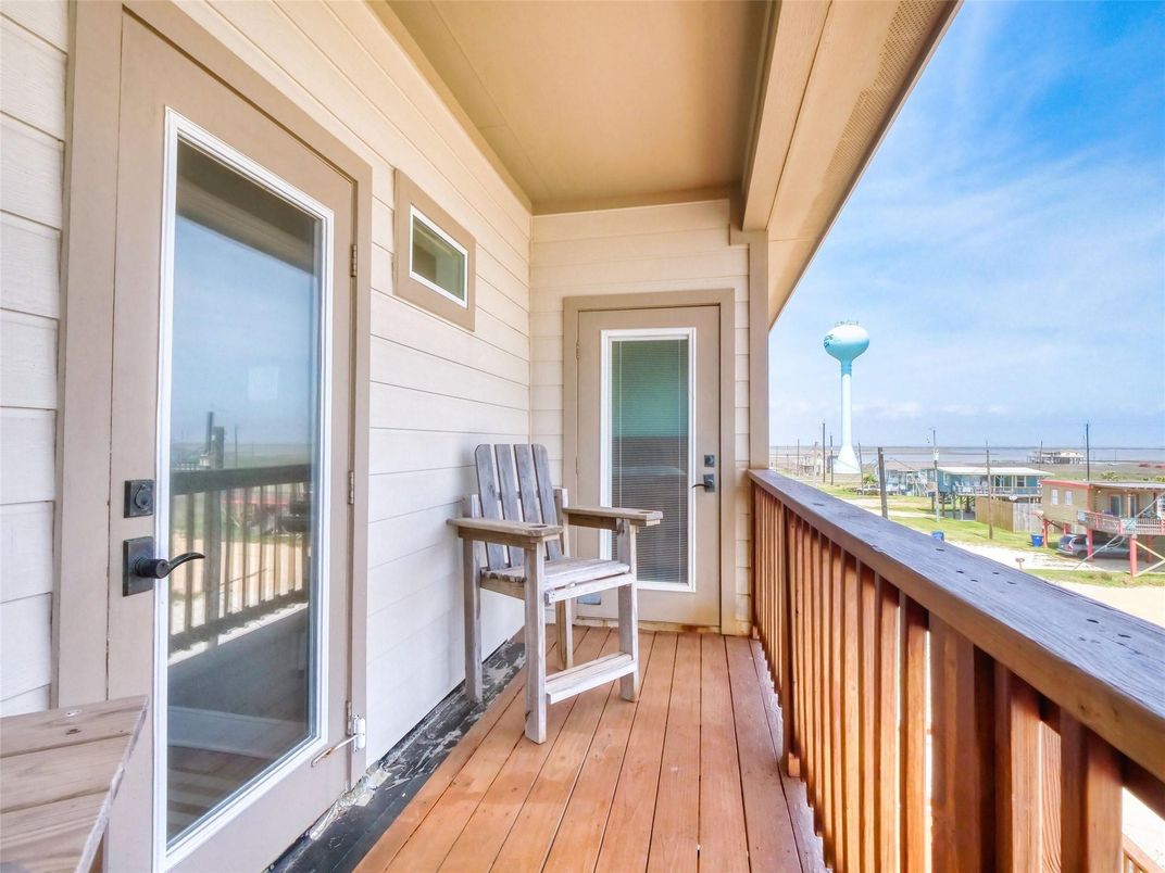 Exterior, Wood Texture Flooring