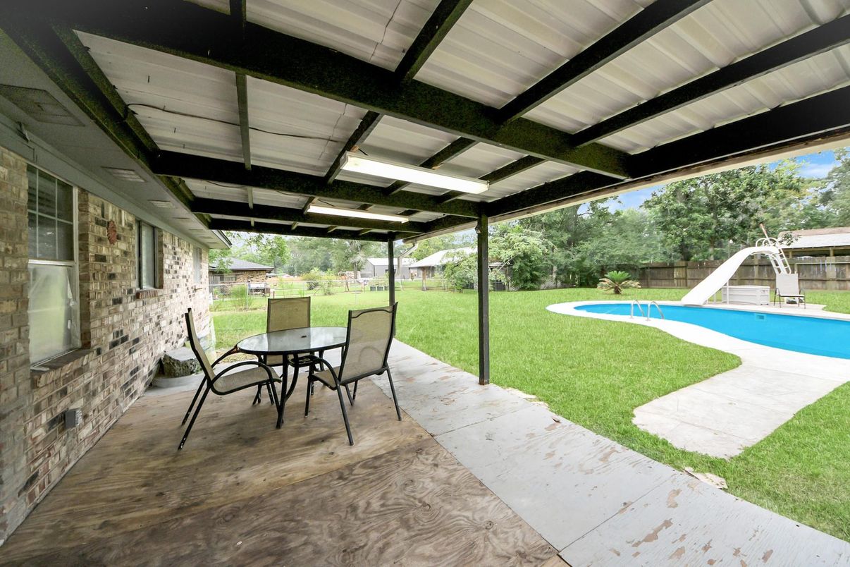 Exterior, Pool