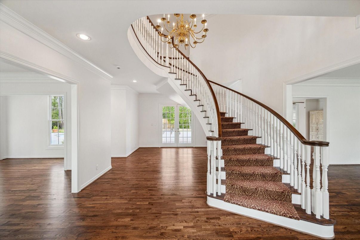 Chandelier, Interior, Recessed Lighting, Wood Texture Flooring