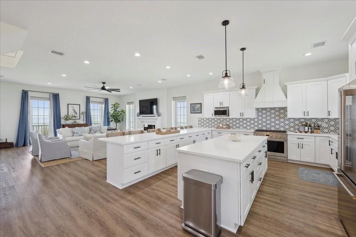 Interior, Kitchen, Living room, Pendant Lights, Recessed Lighting, Stainless Steel Appliances, Wood Texture Flooring